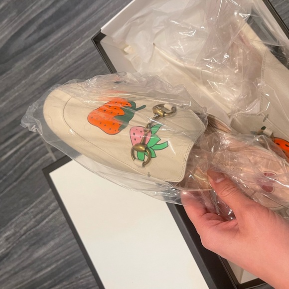 New - Picture 2 of 3